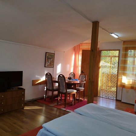 Villa Jun Guest House Belogradtsjik Buitenkant foto